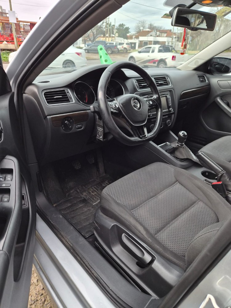 Volkswagen Vento 2.5 Advance Plus 170 CV — foto 2
